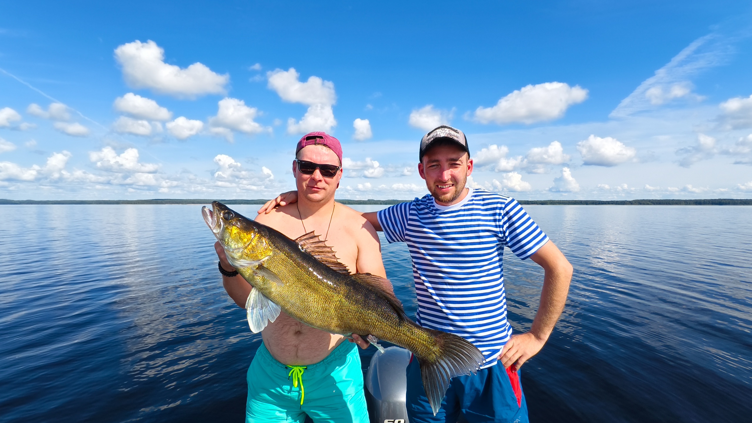 Гигантских судаков поймали туристы в Карелии