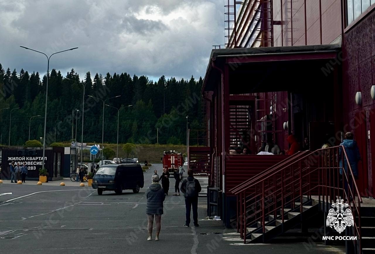 Короткое замыкание привело к пожару в «Лотос Плазе»