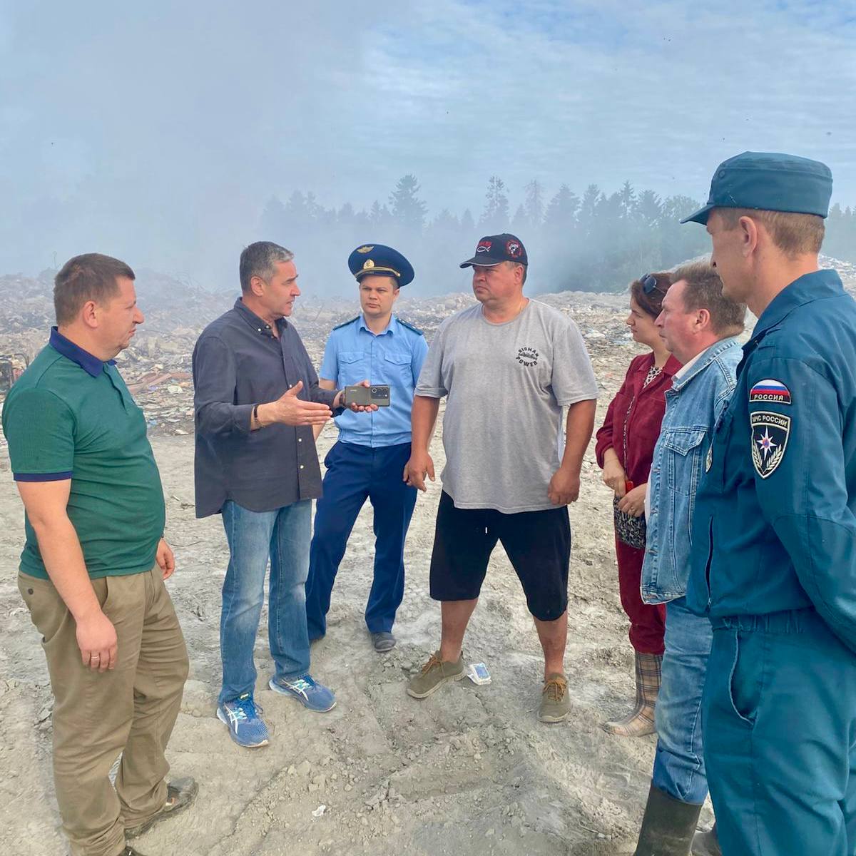 Председатель Госкомитета Карелии по безопасности проверил тлеющую мусорную свалку в Кондопожском районе