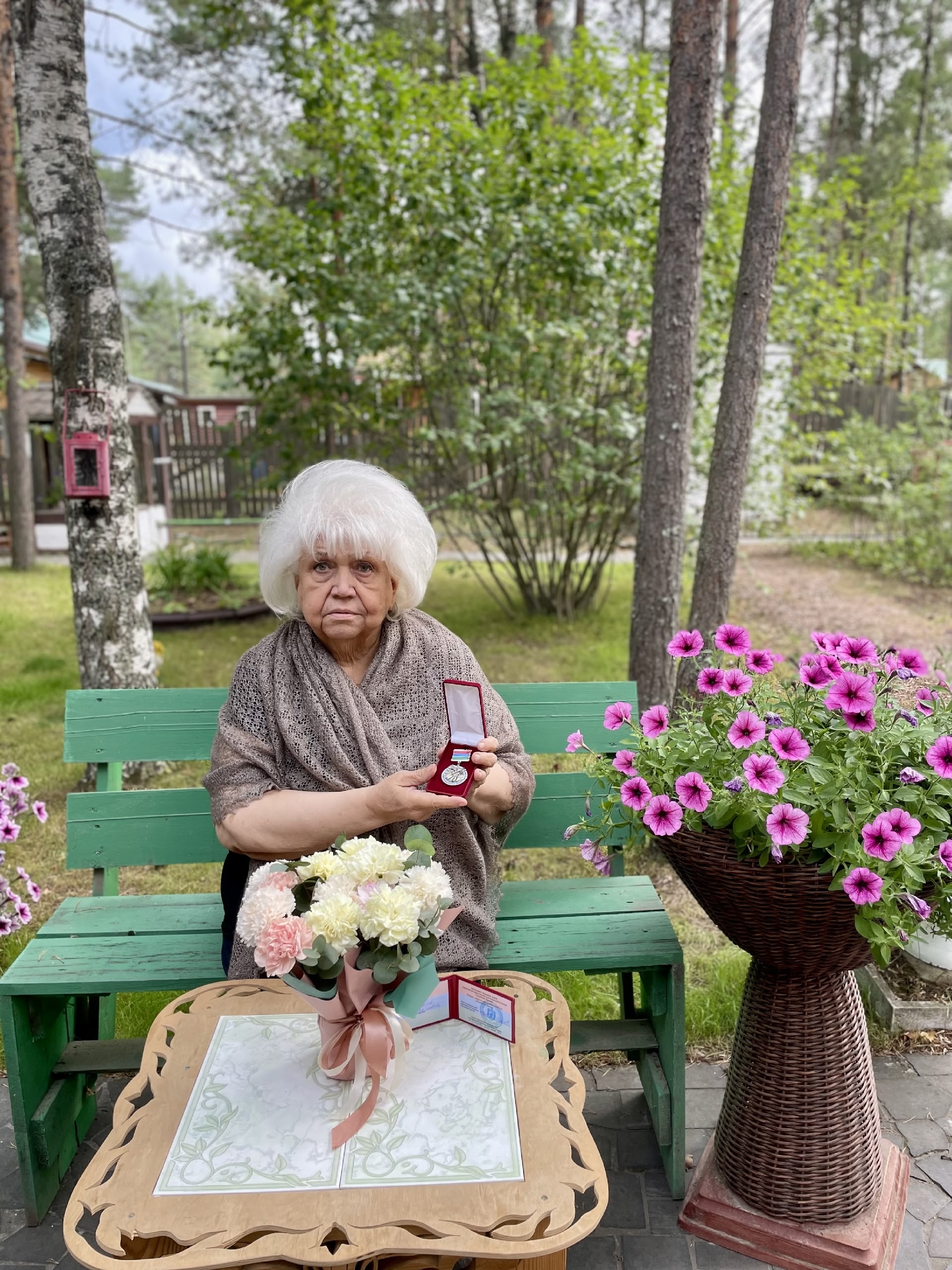 Жительницу Сегежи наградили почетной медалью за развитие общества в Карелии