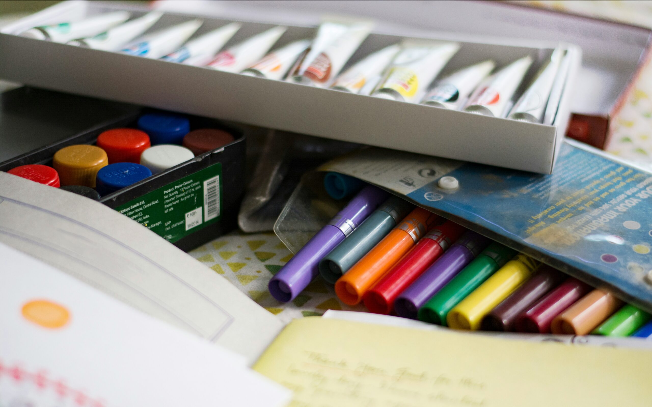 Роспотребнадзор Карелии запустил горячую линию по школьным товарам