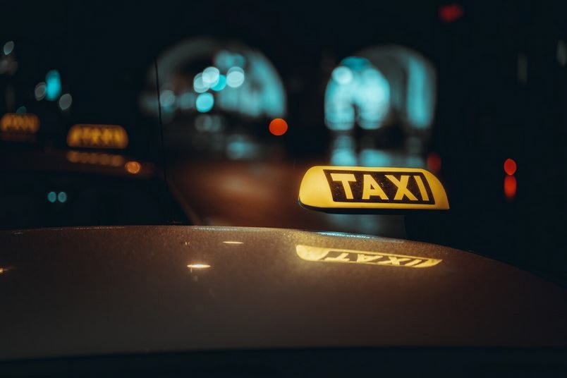 В Петрозаводске ловят таксистов-нелегалов