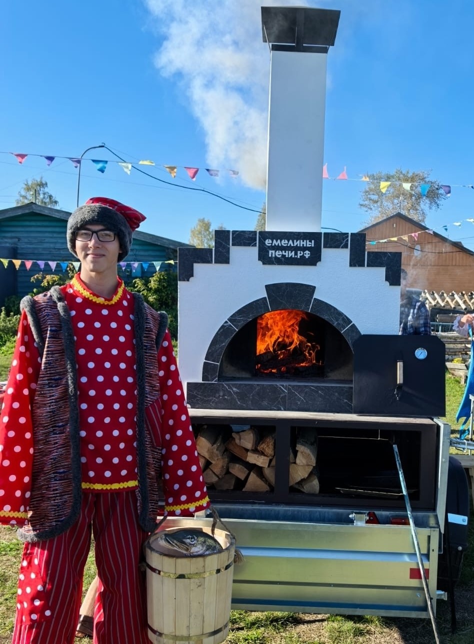Печь «Емеля» стала центром праздника села Реболы