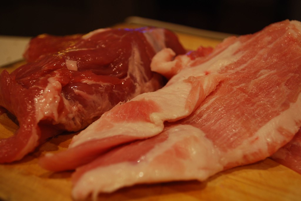 В одном из павильонов общепита Петрозаводска готовили еду из мяса неизвестного происхождения