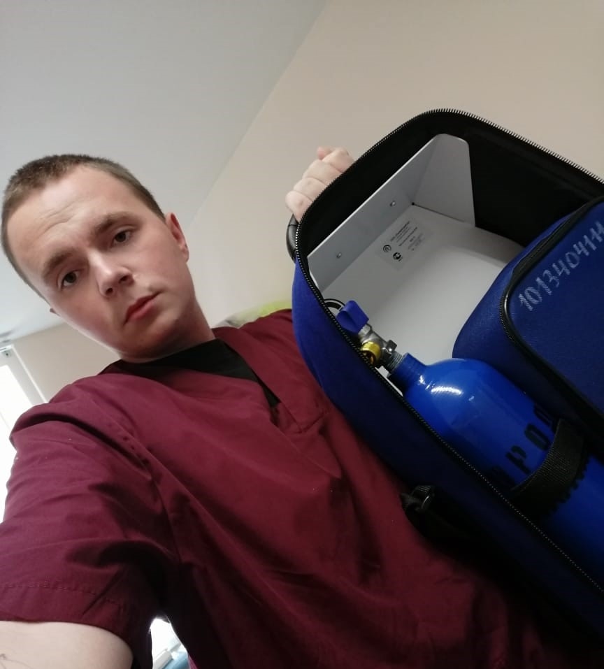 Михаил Охлопков представил нового фельдшера Игоря Ядрышникова, работающего в поселке Черный Порог