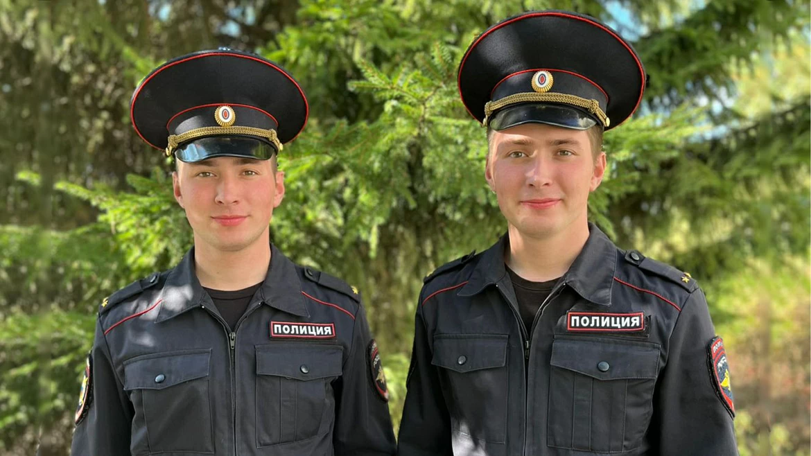 Братья-полицейские спасли заблудившихся грибников