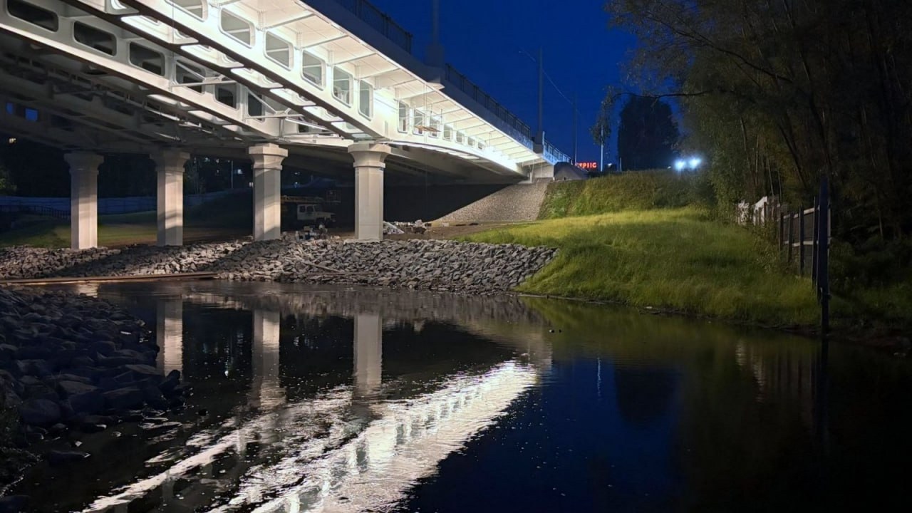 Подсветку тестируют на Лобановском мосту в Петрозаводске