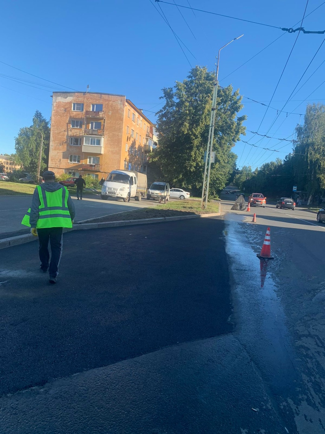 В Петрозаводске завершили благоустройство остановки на перекрестке Калинина и Александра Невского