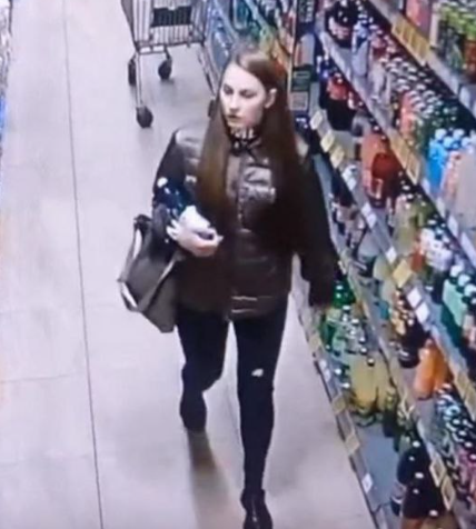 Полиция Петрозаводска ищет подозреваемую в магазинной краже