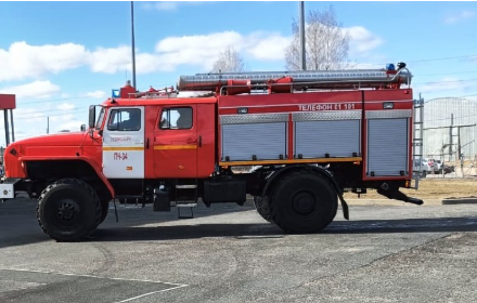 Пожарные оперативно потушили загоревшийся мусор в поселке Ледмозеро