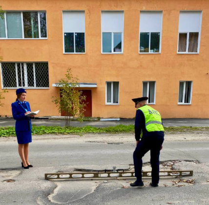 Прокуратура и ГИБДД проверяют состояние дорог Сегежи