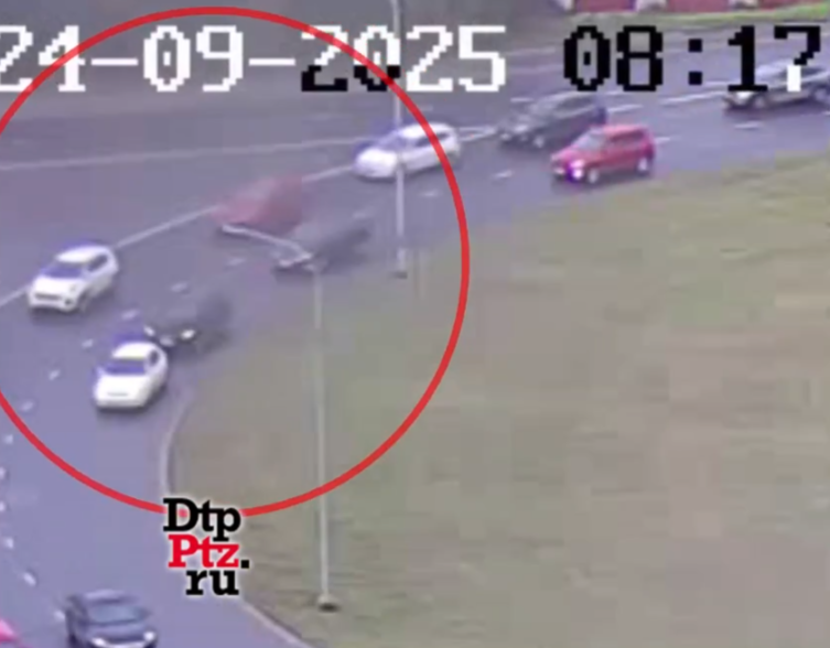 Три автомобиля столкнулись на Кукковском кольце в Петрозаводске