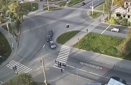 Групповое ДТП произошло в густонаселенном районе Петрозаводска