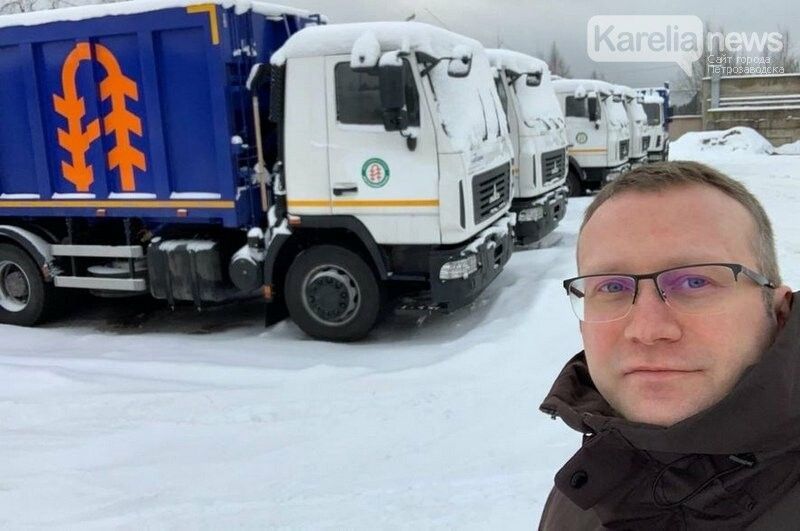 Ивана Новикова доставили в городской суд в сопровождении оперативников УФСБ Карелии