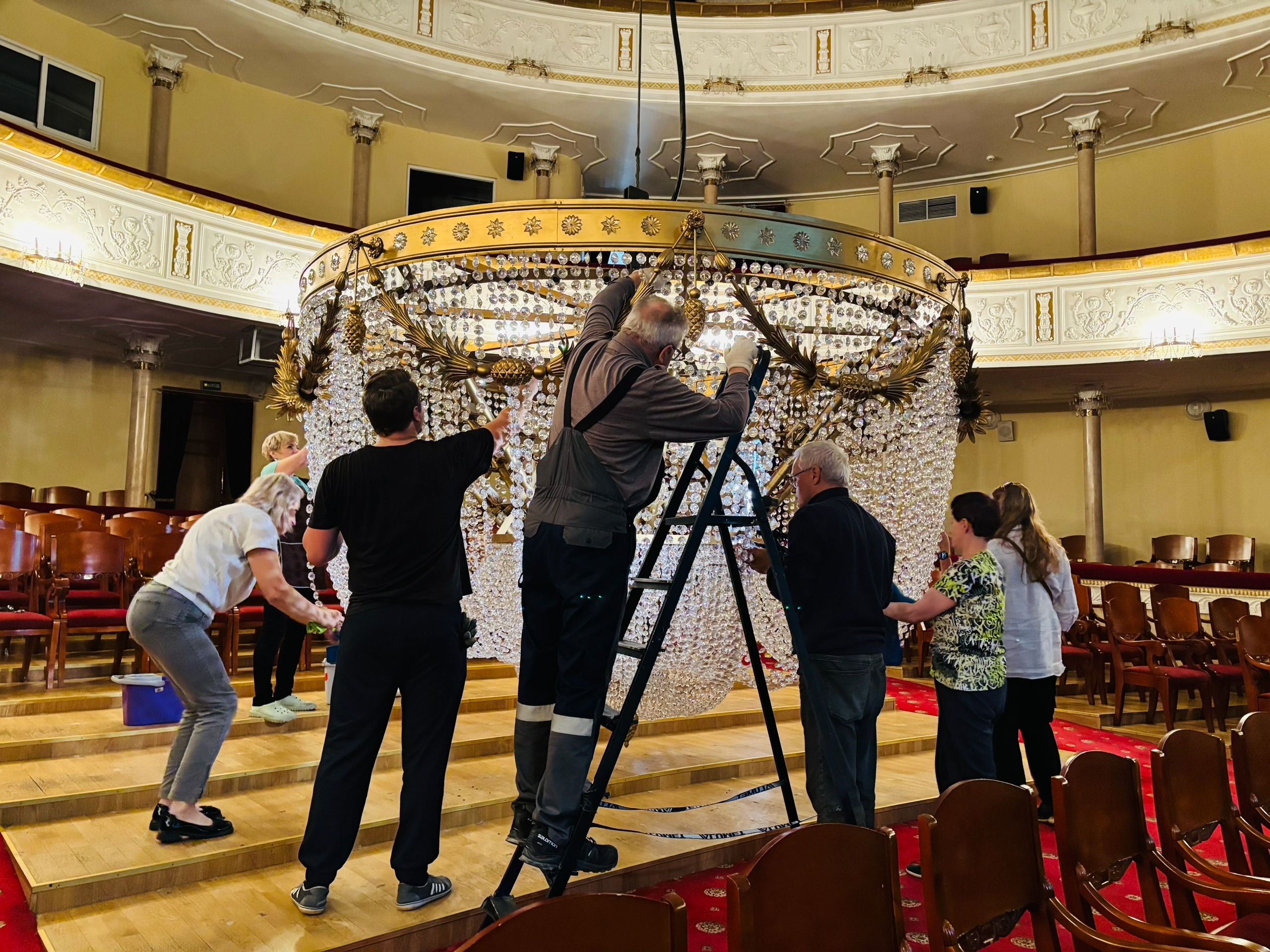 Блестящего гиганта весом в 800 кг намыли в Музыкальном театре Карелии