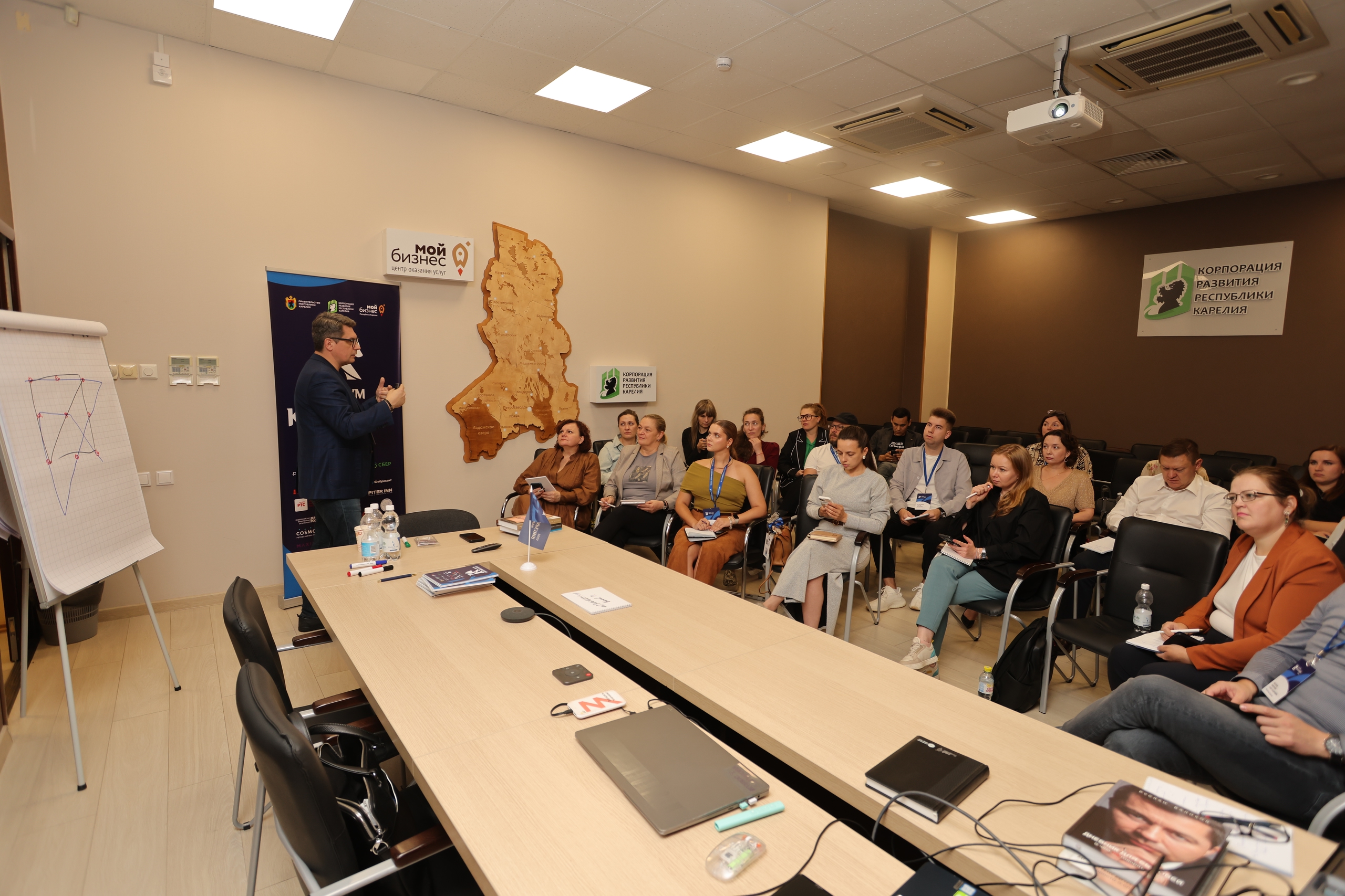 Федеральные эксперты помогли карельским предпринимателям на форуме «Карелия 2025»