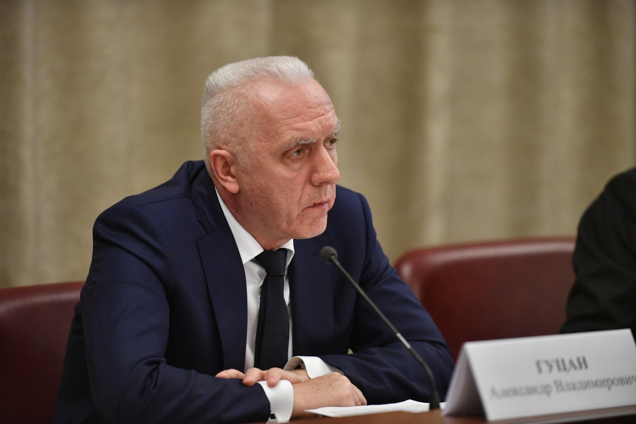 Власти обсудили кандидатов в полпреды президента после ухода Гуцана в Генпрокуратуру