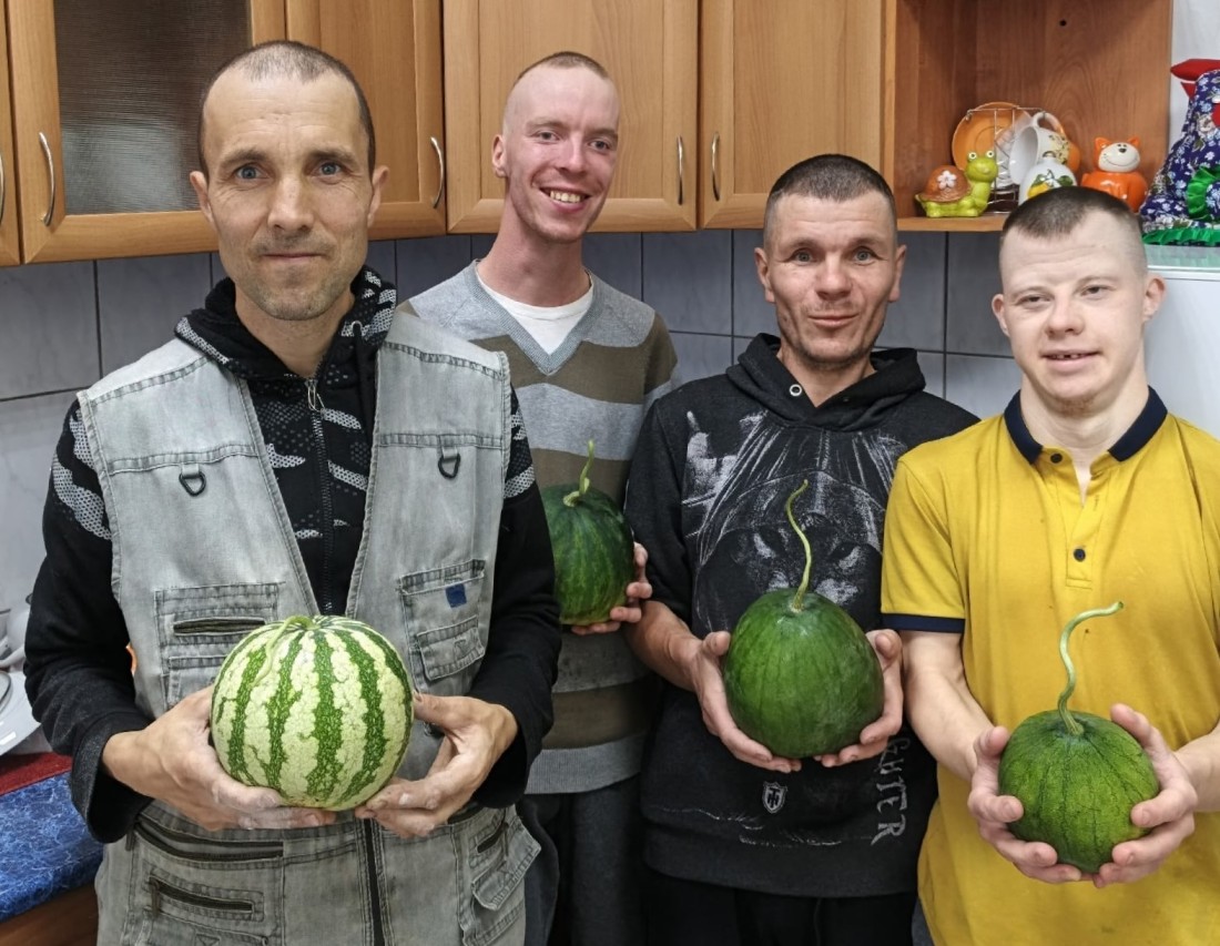 В Ладвинском детском доме-интернате подопечные вырастили арбузы