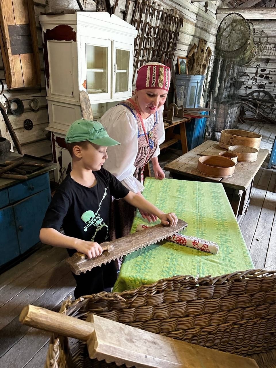 Основательница музея в деревне Корза призывает сохранять старинные вещи