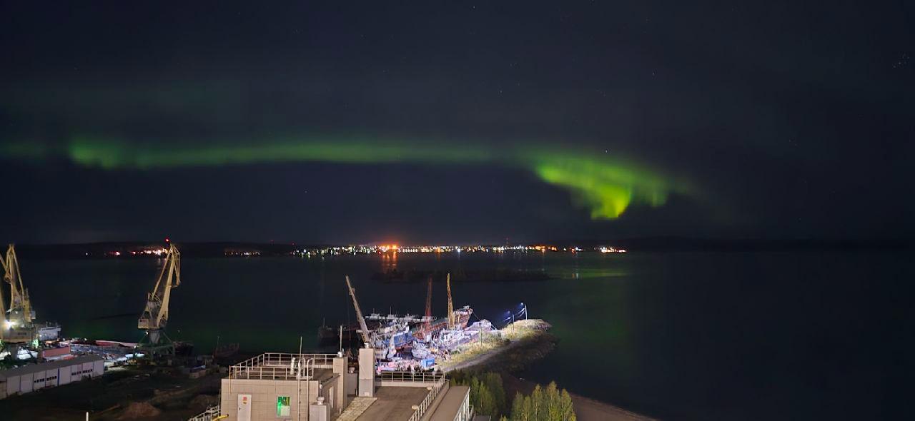 Петрозаводчане ринулись снимать северное сияние над карельской столицей