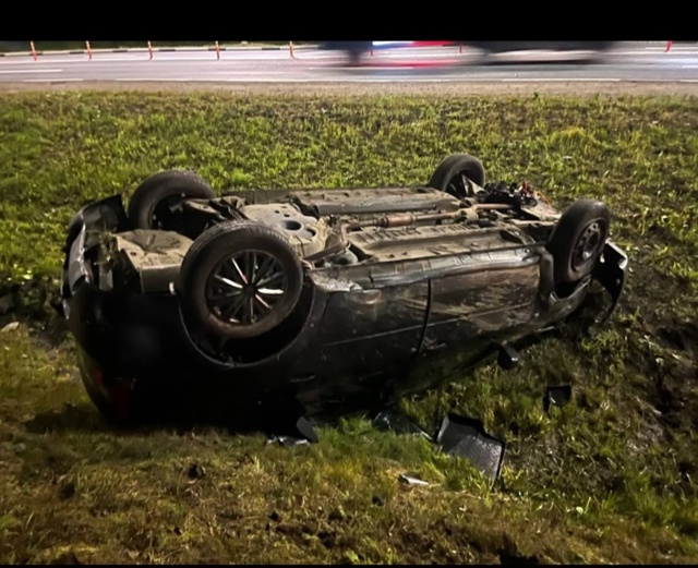 Мercedes-benz лег на крышу: в Прионежском районе в ДТП пострадали 3 человека