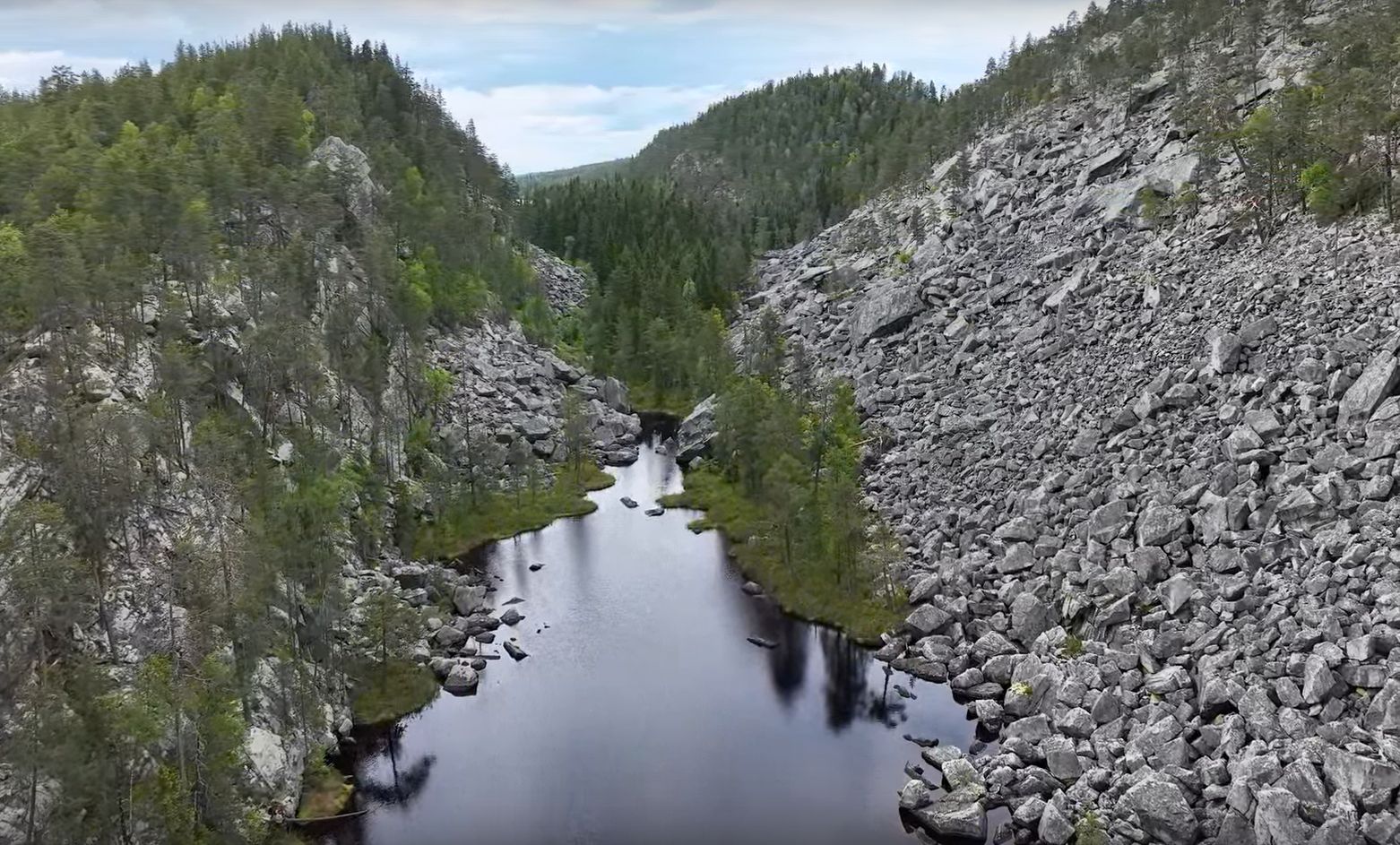 Появился фильм о необычном озере в заповедном месте Карелии