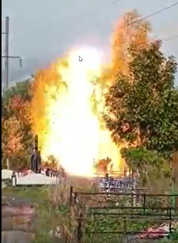 Огненное шоу на кладбище сняли на видео жители Прионежья