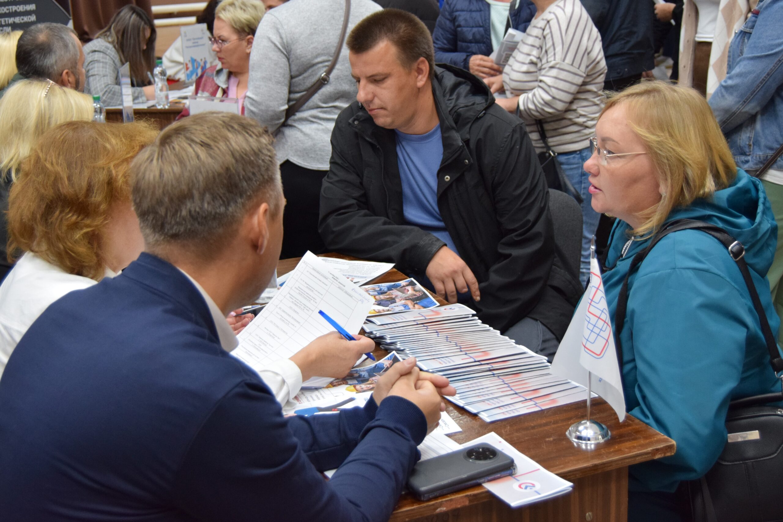 «РКС – Петрозаводск» расширяет географию поиска профессионалов: в Медвежьегорске прошла ярмарка вакансий