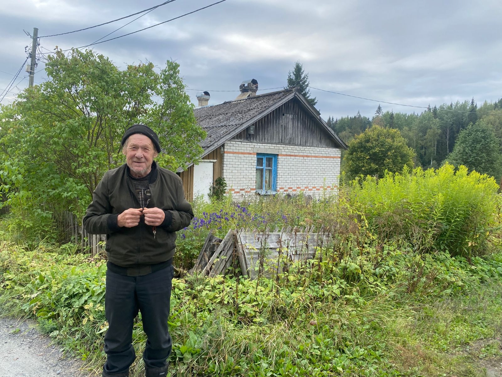 После шести лет жизни в сарае житель Рускеалы получил квартиру от властей