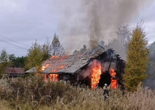 Гараж лесхоза сгорел в Лоухском районе