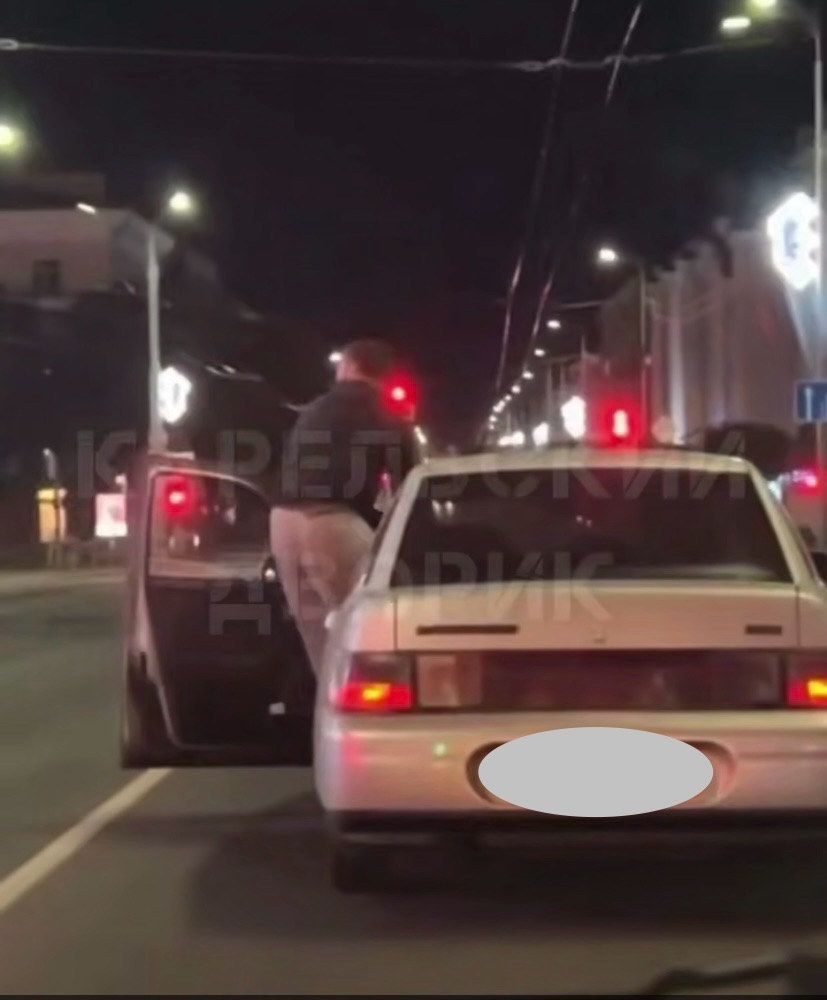 Гаишники установили личность водителя, который зиговал в центре Петрозаводска