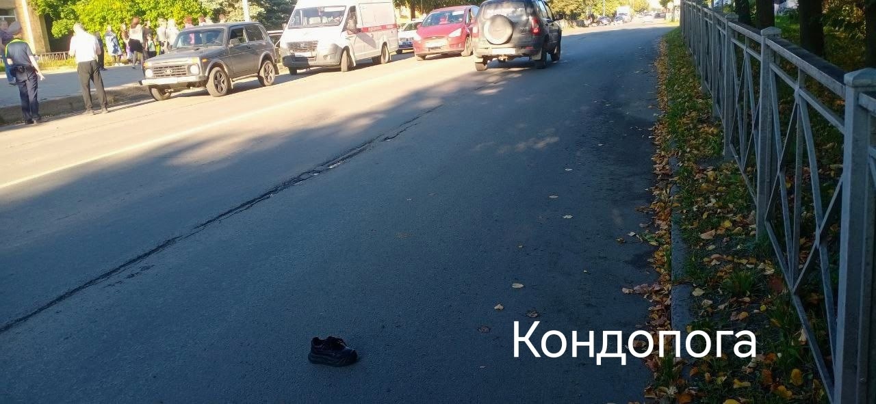 Перебегавший дорогу ребенок угодил под колеса внедорожника в городе бумажников Карелии