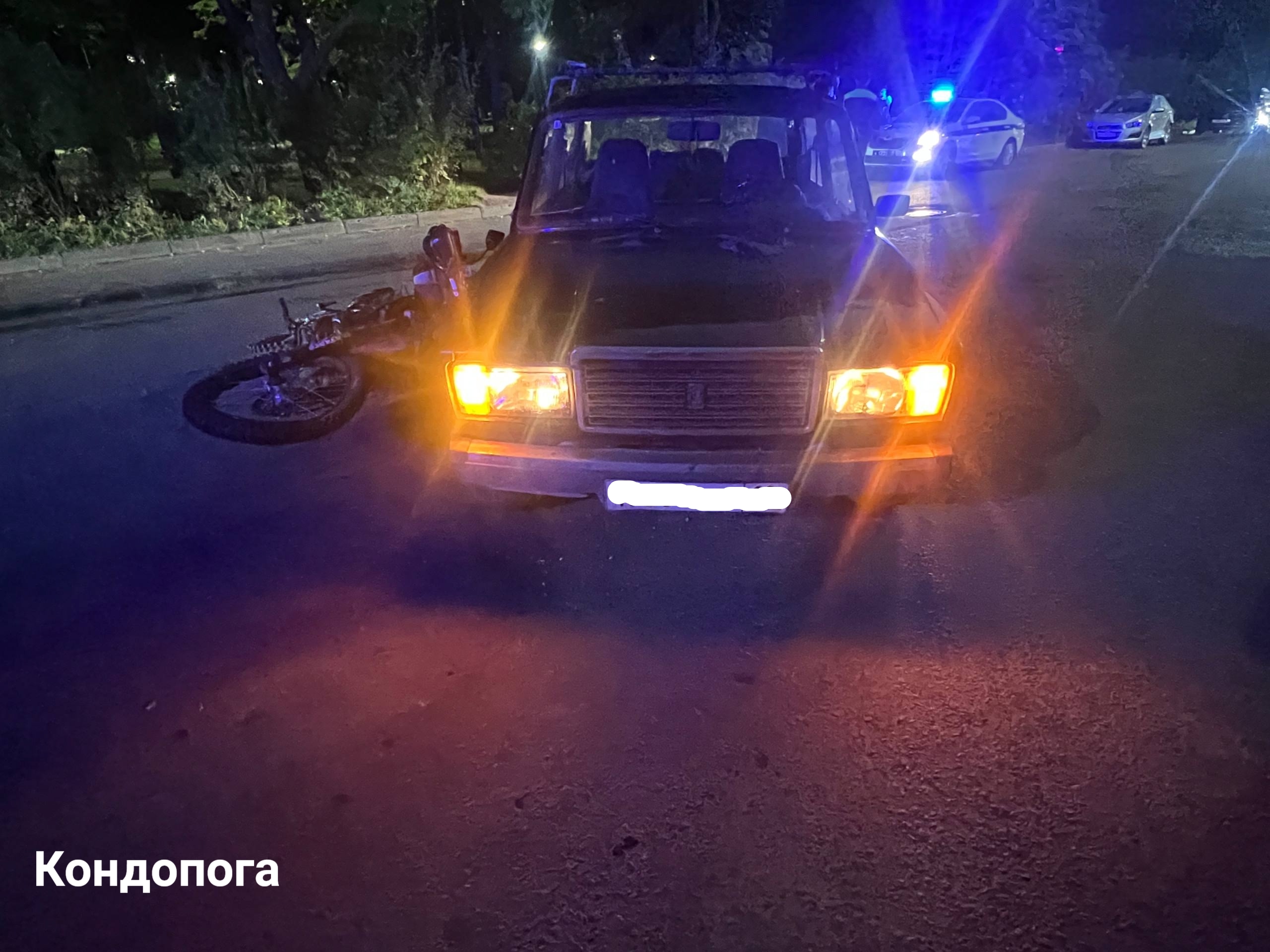 Пенсионер за рулем легковушки наплевал на правила и снес питбайк вместе с водителем в Кондопоге