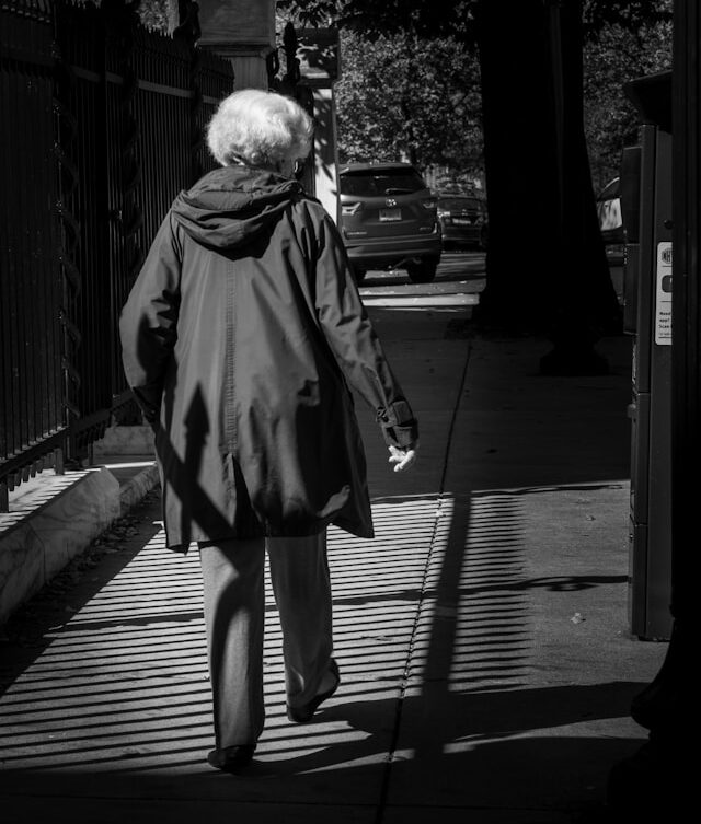 Мошенники довели до паники пенсионерку Карелии и забрали у нее больше 3 млн рублей