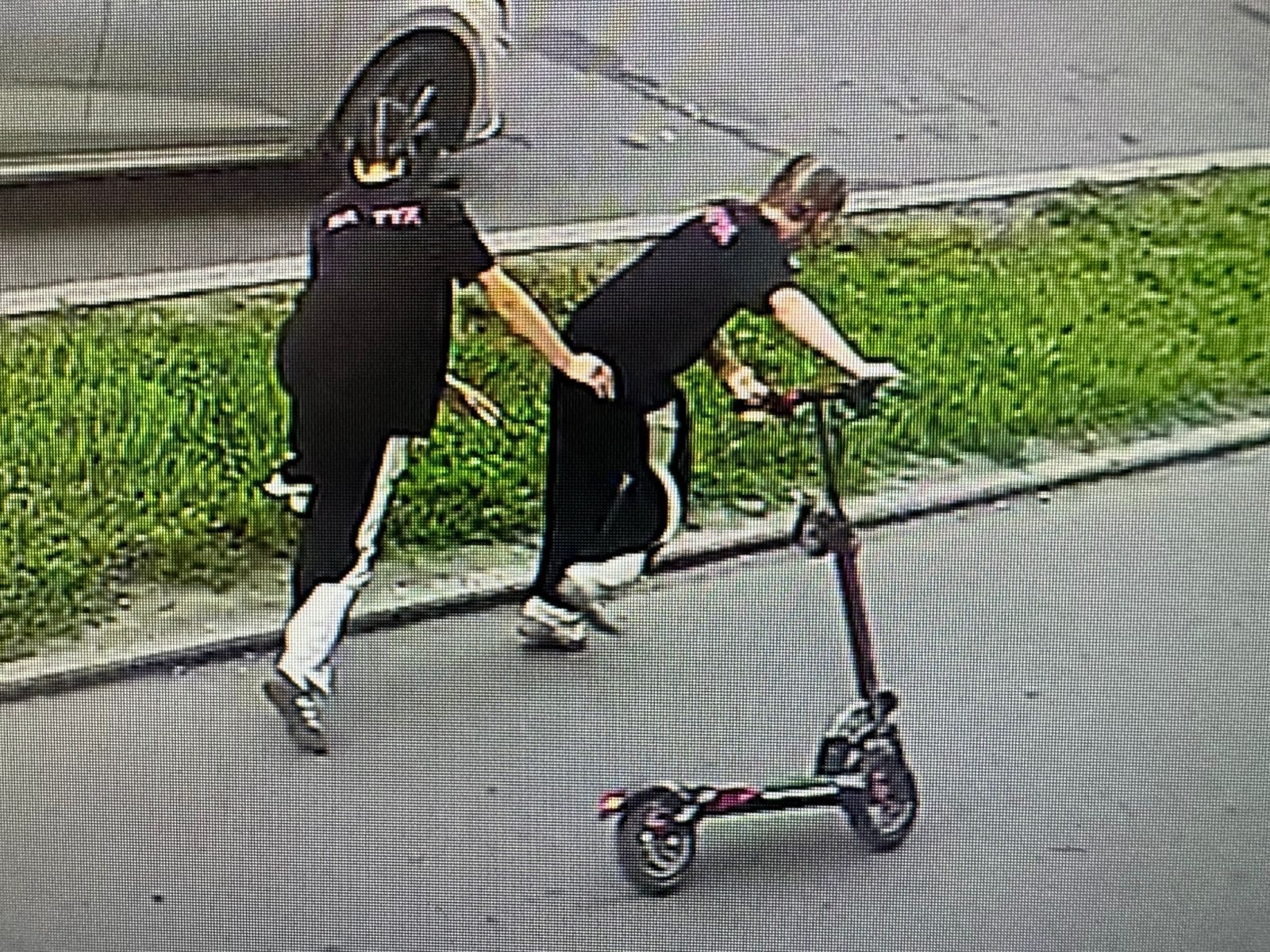 В Петрозаводске разыскивают самокатчиков, которые сбили на улице женщину