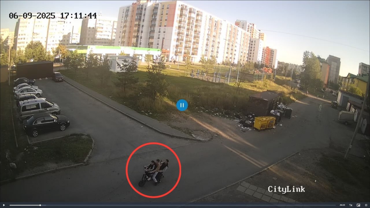 Подростки испортили электровелосипед курьера у пиццерии в Петрозаводске