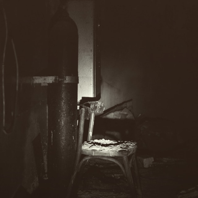 Пожар в одном из общежитий Петрозаводска тушили 9 огнеборцев