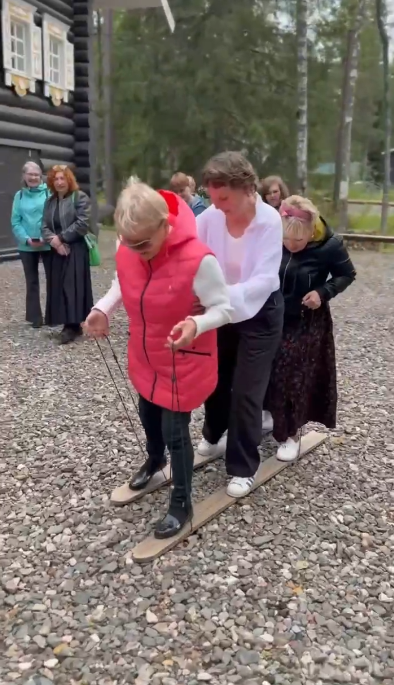 Ozua значит счастье: участницы фонда имени Арины Тубис побывали во Дворе Халла