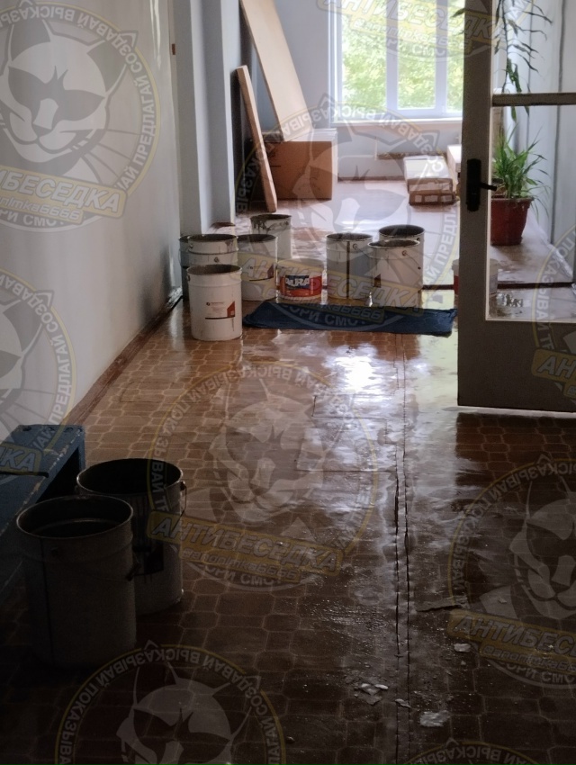 Костомукшане бьют тревогу из-за протекающей крыши в учебном заведении