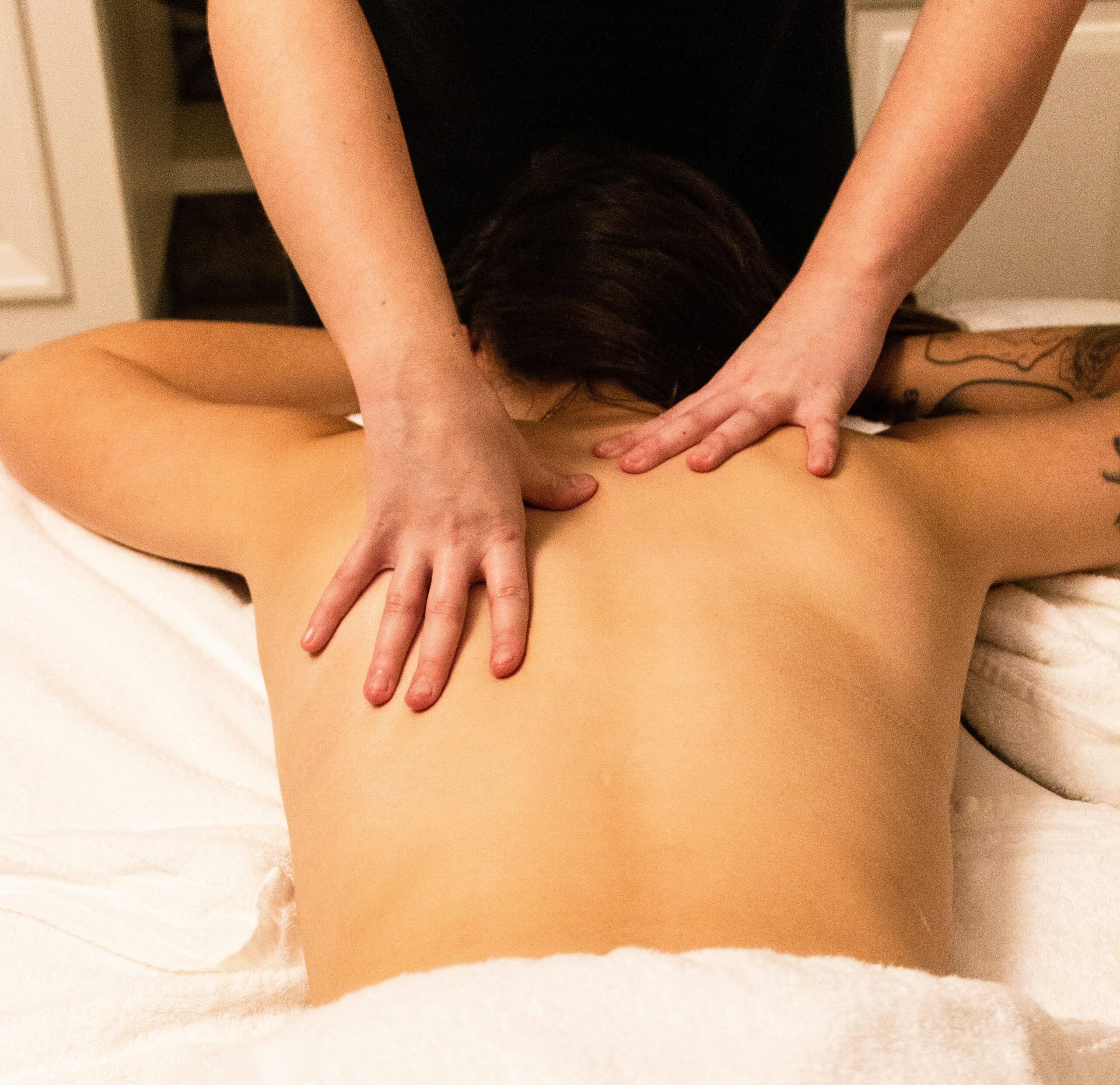 Почеши мне спинку: новый тренд релаксации за 10 тысяч рублей в час