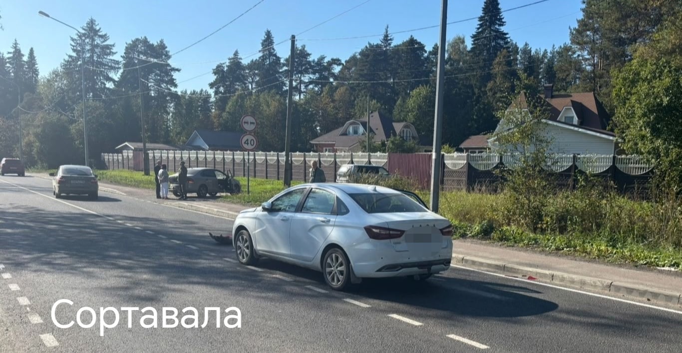 Автоледи пострадала из-за невнимательности водителя-пенсионера на трассе в Карелии