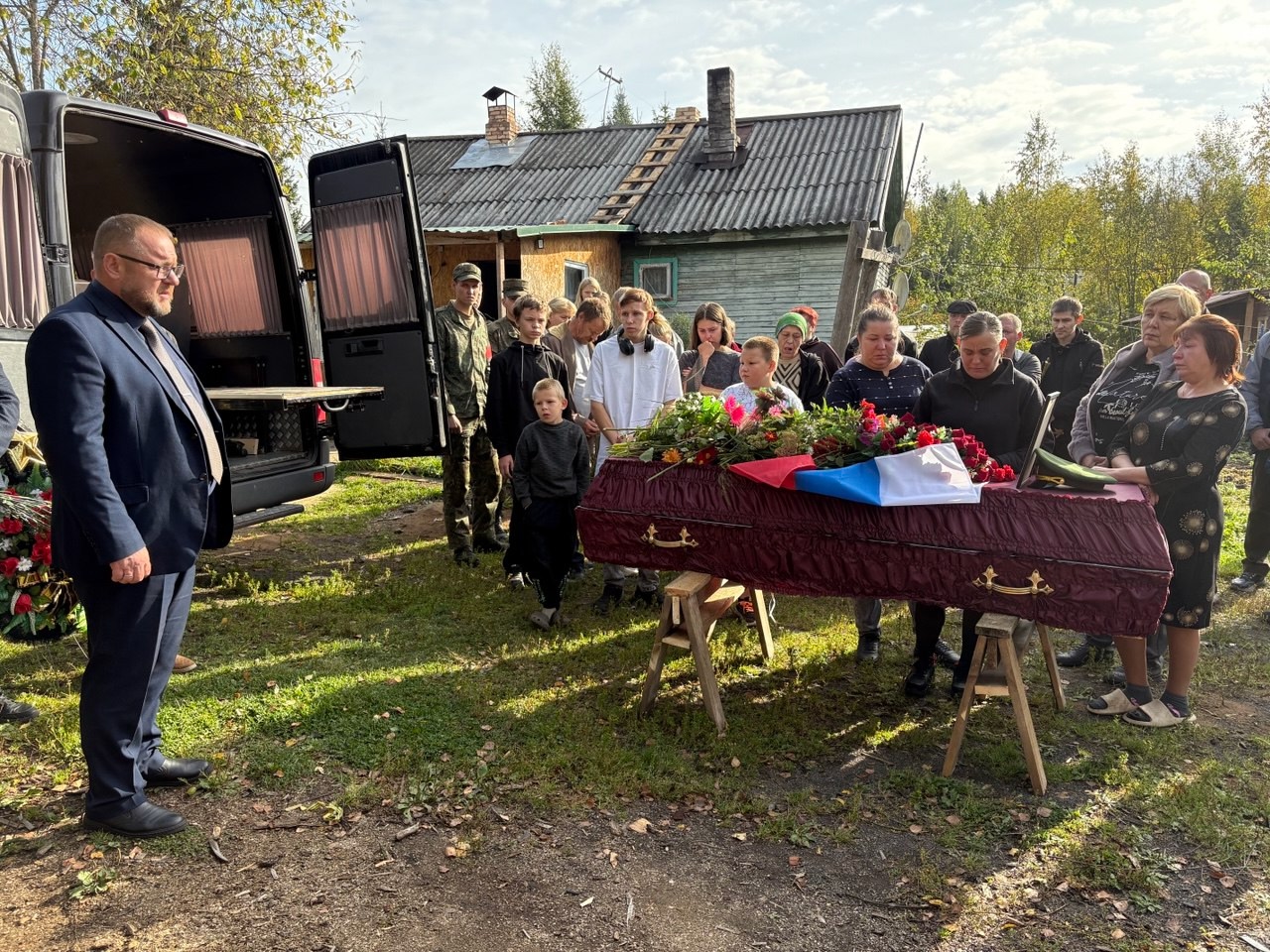 Жители Прионежского района простились с земляком, погибшим в зоне СВО