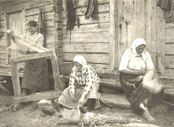 В сети рассказали, как создавалась одежда в Карелии