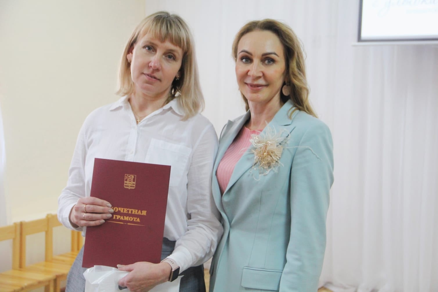 Александра Пустовалова получила награду в свой 50-летний юбилей