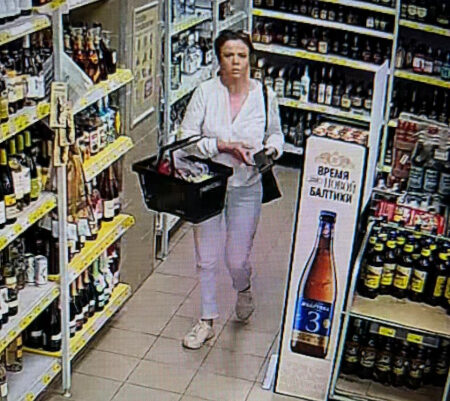 Полиция Петрозаводска разыскивает причастную к краже