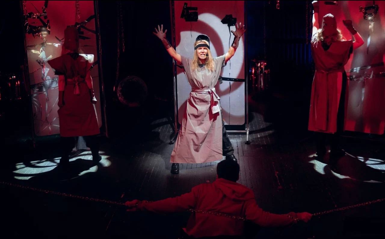 На сцене Национального театра Карелии осовременили древний эпос