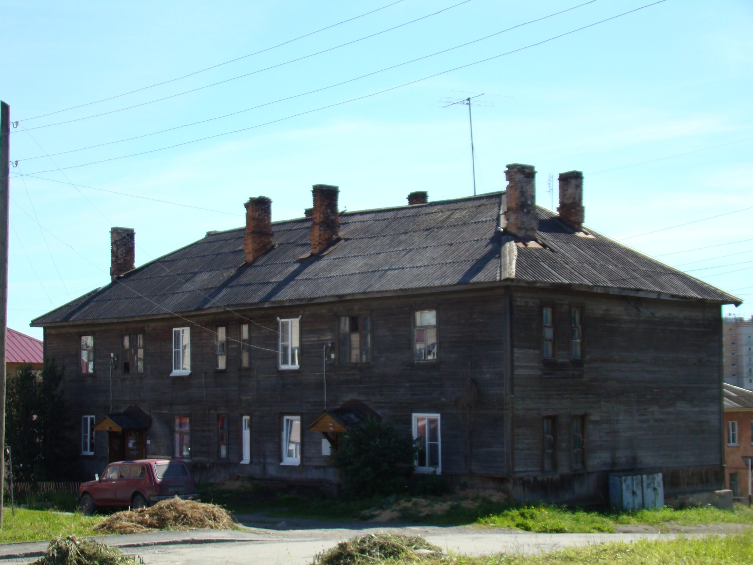 Работница ЖКХ в Кондопоге чудом не захлебнулась фекалиями в выгребной яме