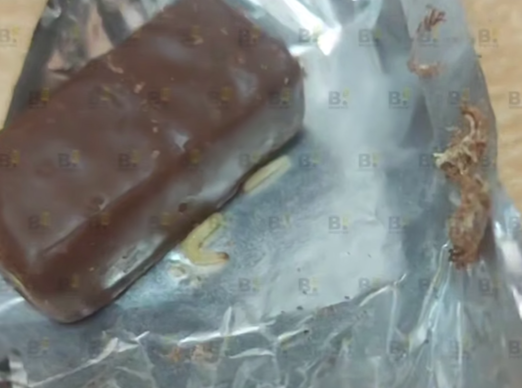 Опасные конфеты с червями продают в магазине Петрозаводска
