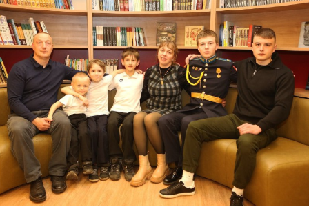 Президент наградил многодетную семью из Петрозаводска