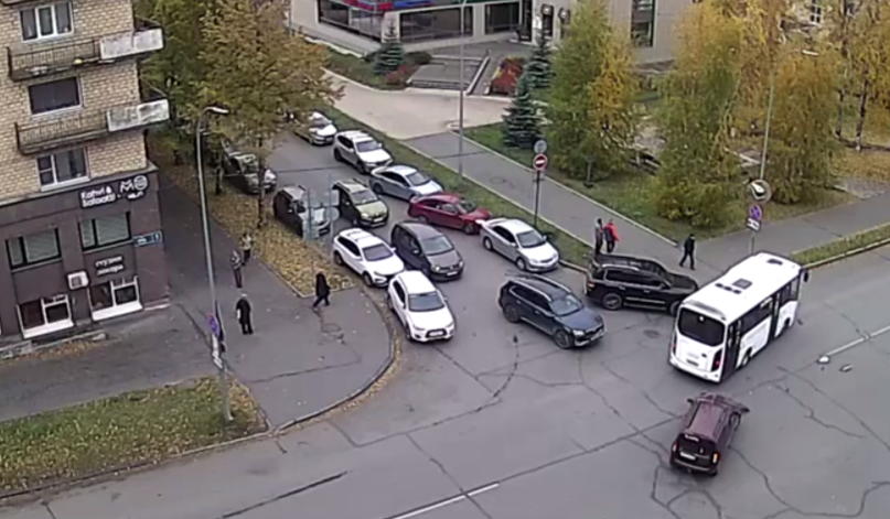 Автобус с пассажирами попал в ДТП в центре Петрозаводска